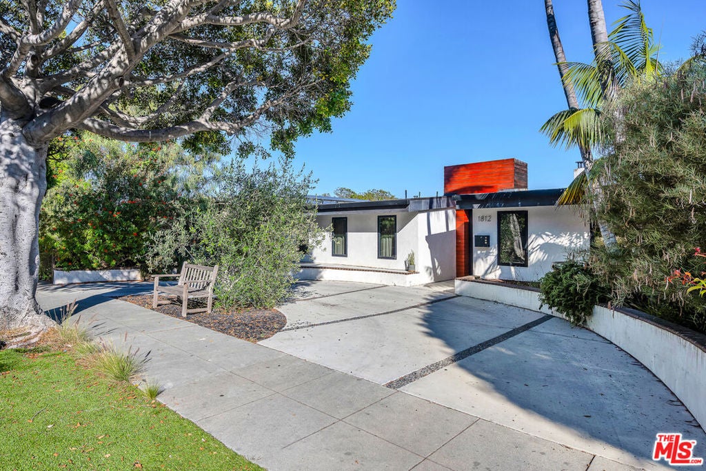 1812 Navy Street, Santa Monica CA 90405