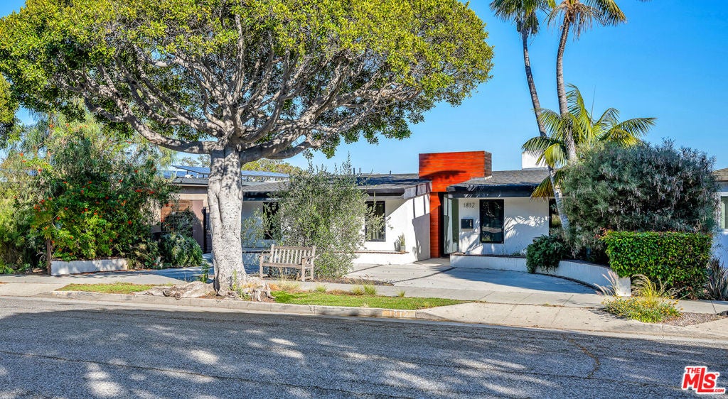 1812 Navy Street