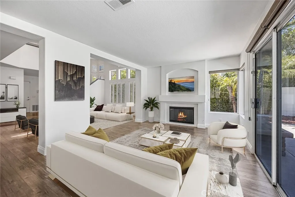 Anaheim Hills, California 92808, United States, 4 Bedrooms Bedrooms, ,3 BathroomsBathrooms,Residential,Active,187316