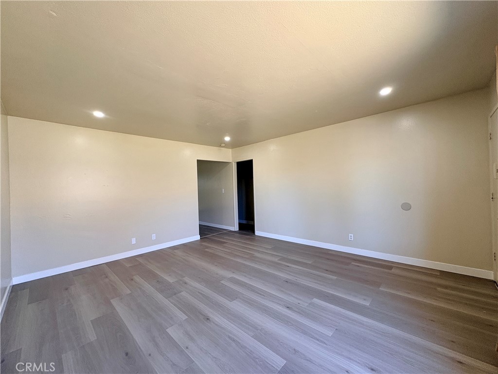 4572 Canoga Street B