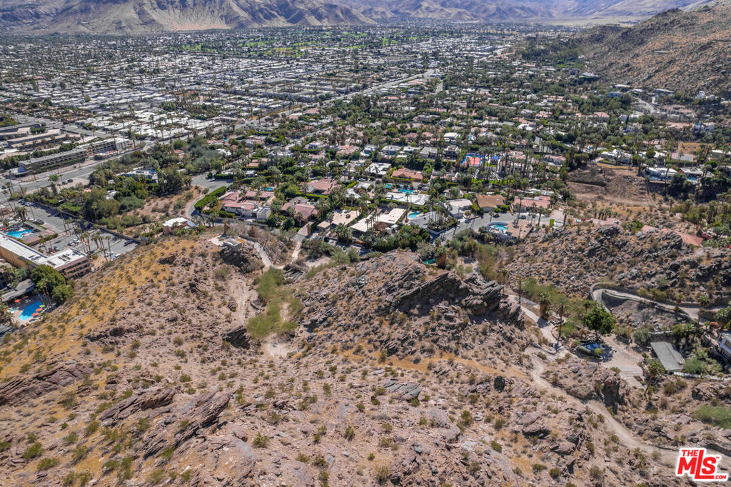 The Mesa - Land