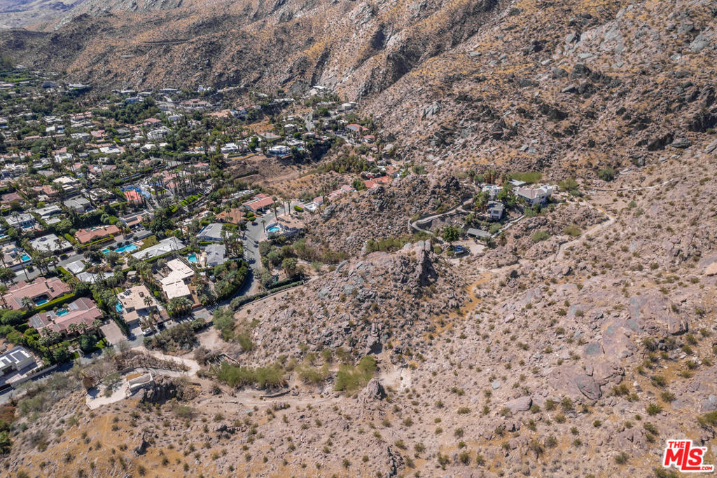 The Mesa - Land