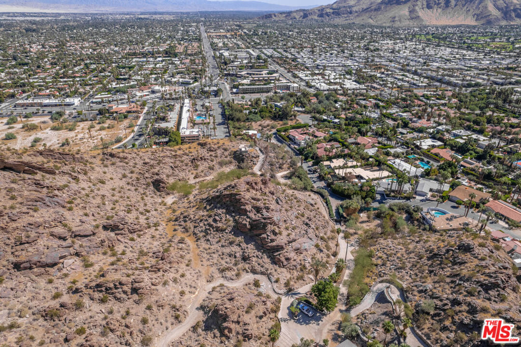 The Mesa - Land