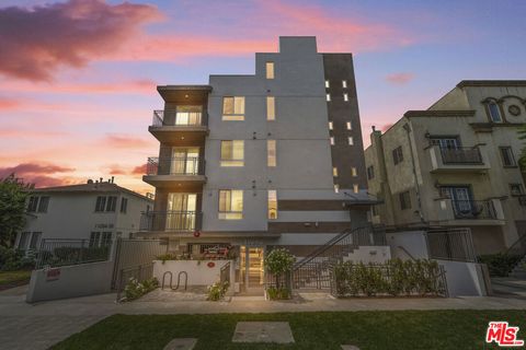 Photo of 11042 La Maida Street #202, North Hollywood, CA 91601 (MLS # 26811271)