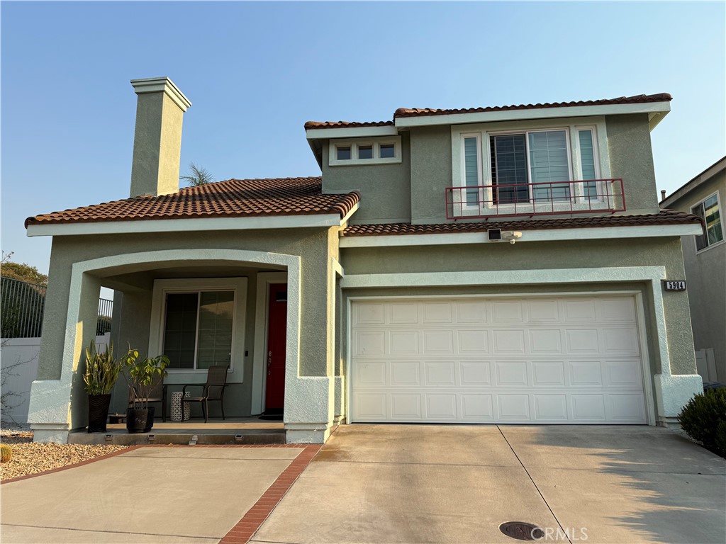 Situated on a desirable corner lot, this detached 3-bedroom home offers sweeping views and a low-maintenance yard. The open floor plan features wood flooring throughout and a fully upgraded kitchen with KitchenAid stainless steel appliances, quartz countertops, and recessed lighting. Two oversized south-facing sliding doors fill the home with natural light and open to a private backyard and spacious side yard—perfect for entertaining or relaxing.
Upstairs, you’ll find all three bedrooms and a convenient laundry area. The primary suite boasts vaulted ceilings, a beautifully upgraded walk-in shower, and two closets. The two additional bedrooms offer scenic views and great privacy.
Additional highlights include direct access to a 2-car garage, no common walls, and nearby hiking and biking trails. The community features a pool and BBQ area. Don't miss this one—you’ll love it!