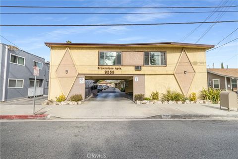 9559 Flower Street Bellflower CA 90706