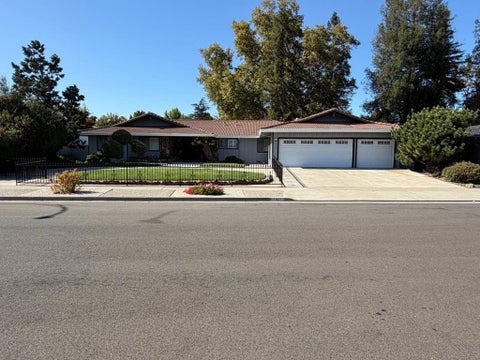 Photo of 1427 Glen Ellen Way, San Jose, CA 95125 (MLS # ML82059543)