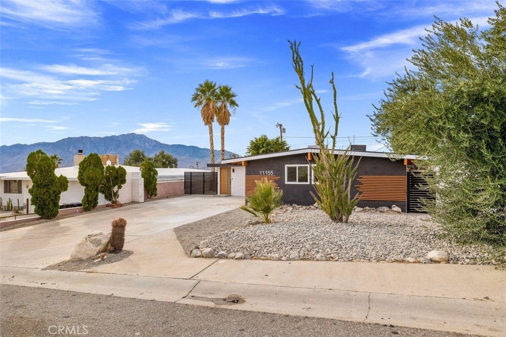 11155 Foxdale
