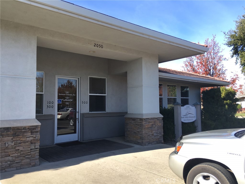 High traffic office with reception, two private offices, large conference room (or bullpen area), break area and private accessible restroom. Light and bright. Across from Wittmeier Auto on Forest Ave. OWNER PAYS: Exterior Maintenance, Grounds Care, Trash Collection, Water, POA Fee TENANT PAYS: Electricity, Gas and Internet. CAM estimated at $502/mo.