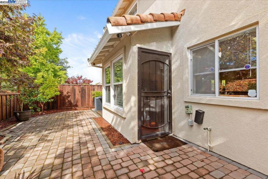 SUMMERGLEN - Residential