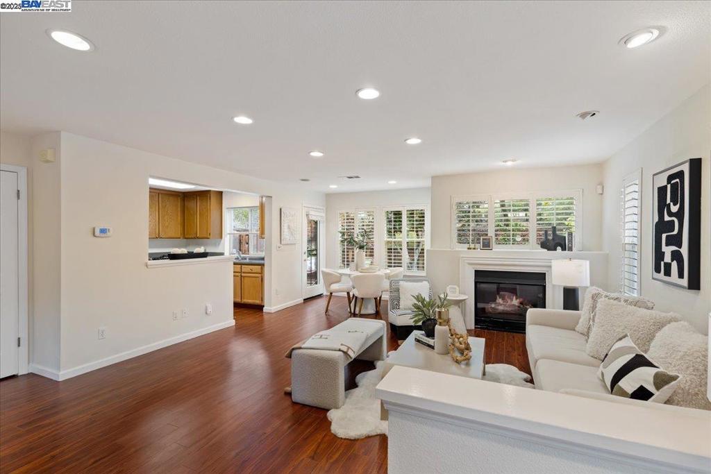 SUMMERGLEN - Residential