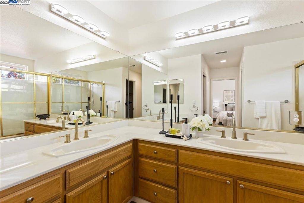 SUMMERGLEN - Residential