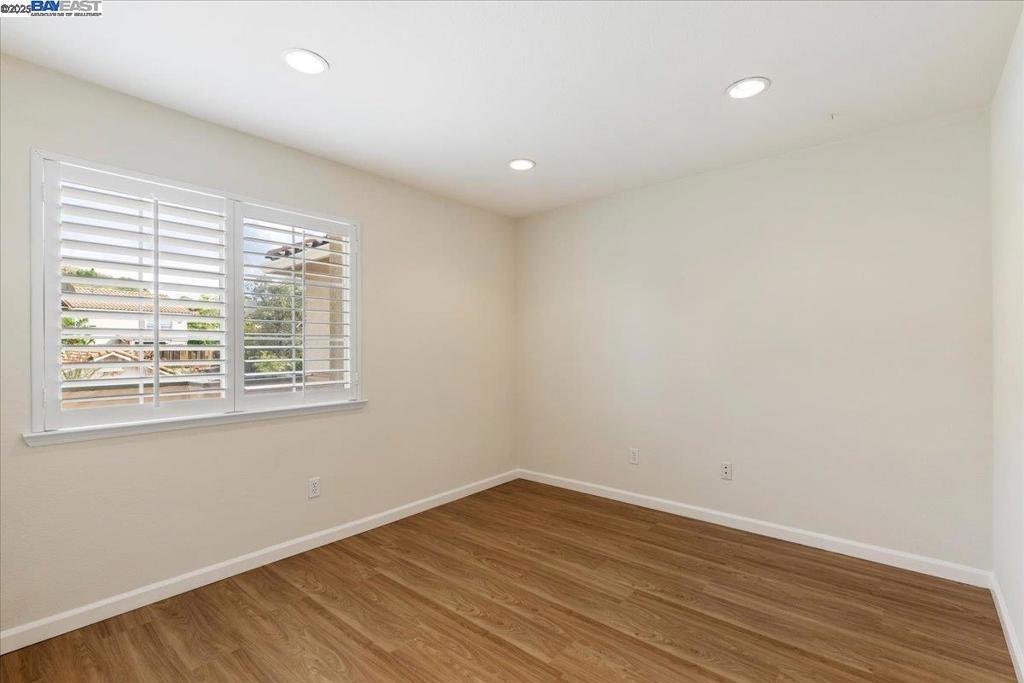 SUMMERGLEN - Residential