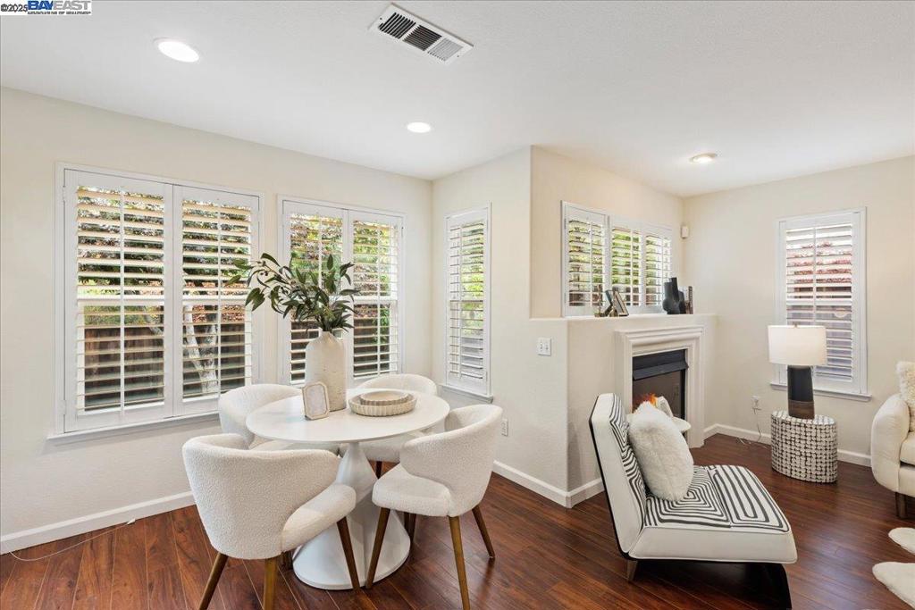 SUMMERGLEN - Residential