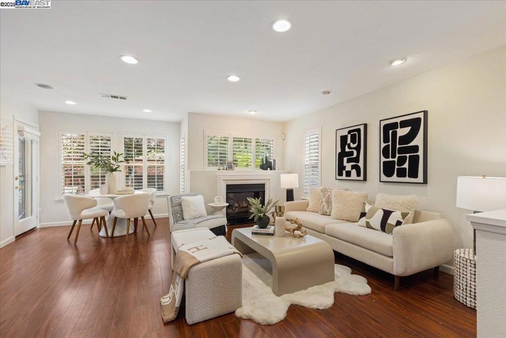 SUMMERGLEN - Residential