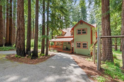Photo of 266 Coffeeberry Drive, Boulder Creek, CA 95006 (MLS # ML82045833)