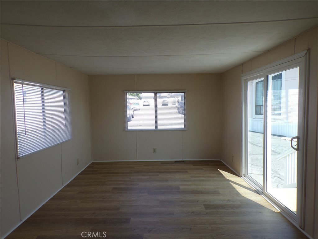 Cozy 1 bedroom and 1 bathroom manufactured home. LVP flooring, stackable washer & dryer hookups, open floor living room & kitchen. Full bathroom. First month rent & security deposit are due at time of signing the lease agreement. 1 pet limit per home no pets over 20lbs.
Equal Housing Opportunity.
DRE#01161477