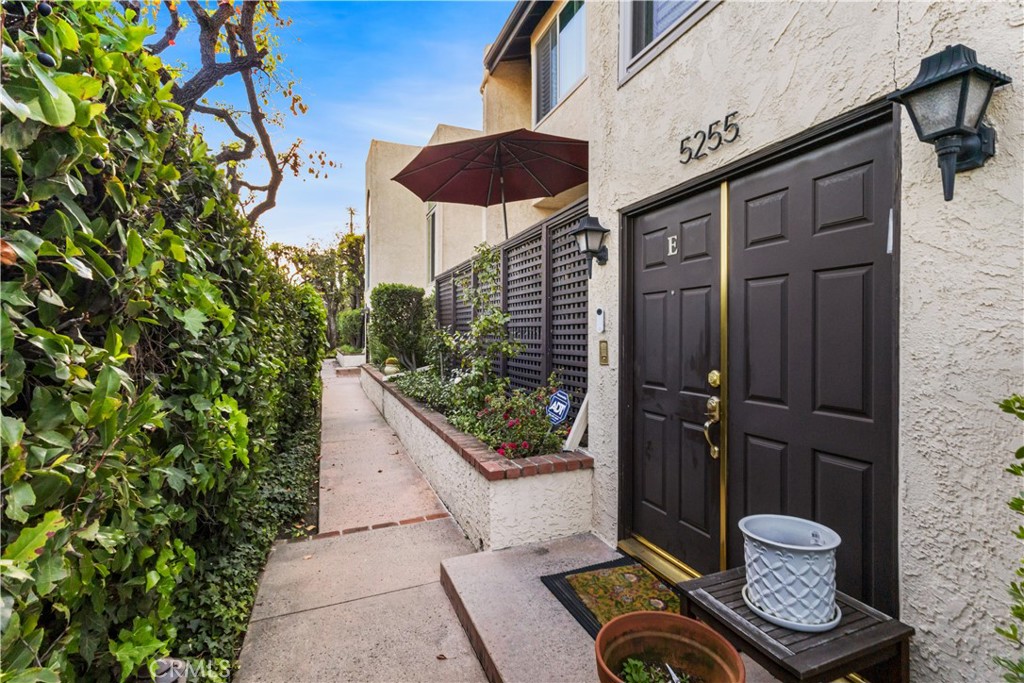 5255 Coldwater Canyon E