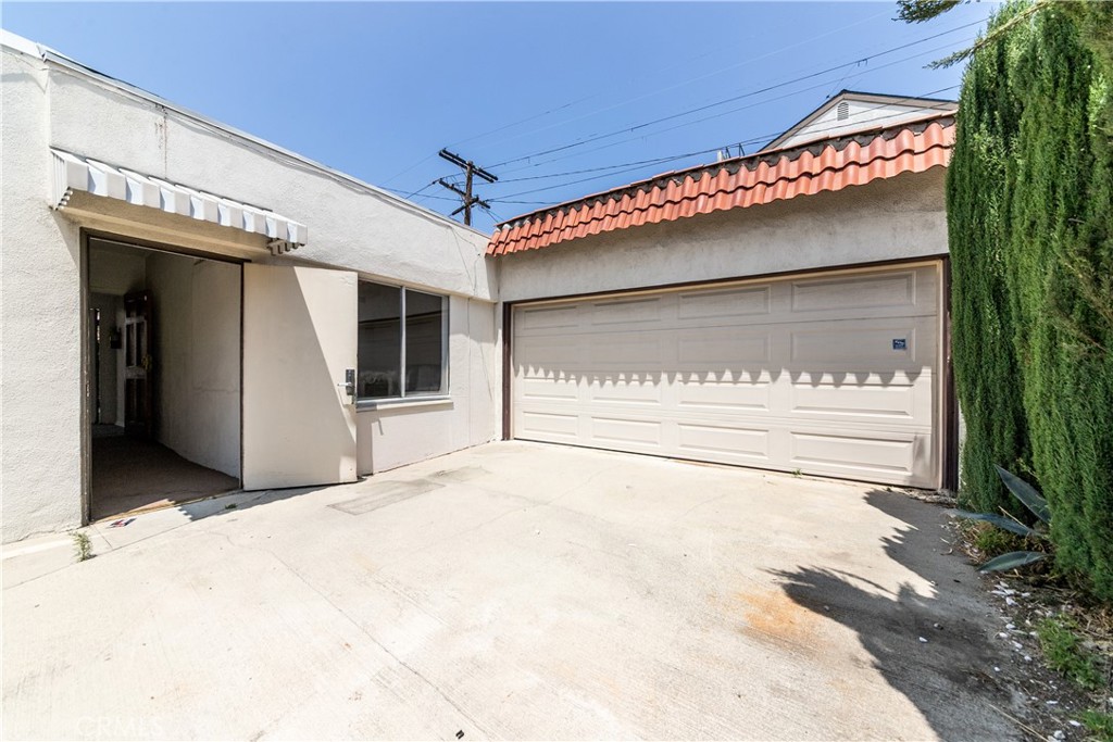 739 W Glenoaks