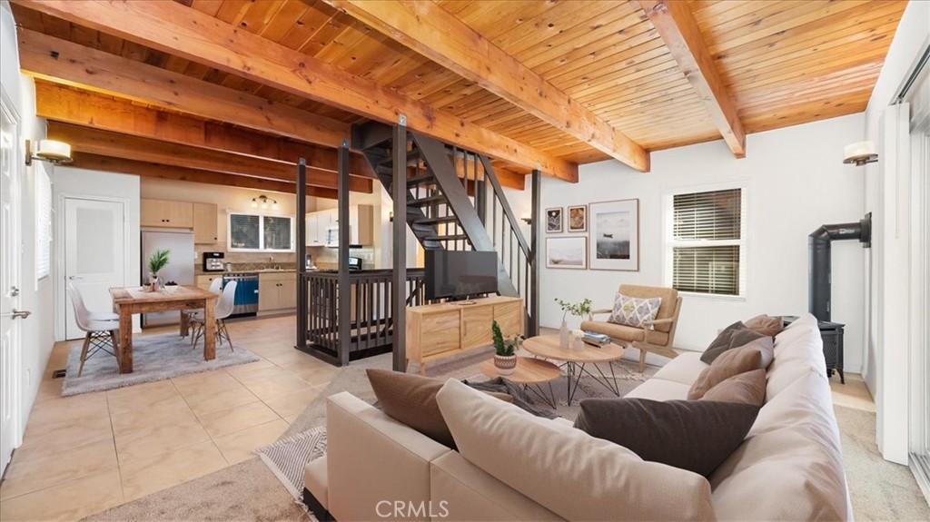 33283 Holcomb Creek