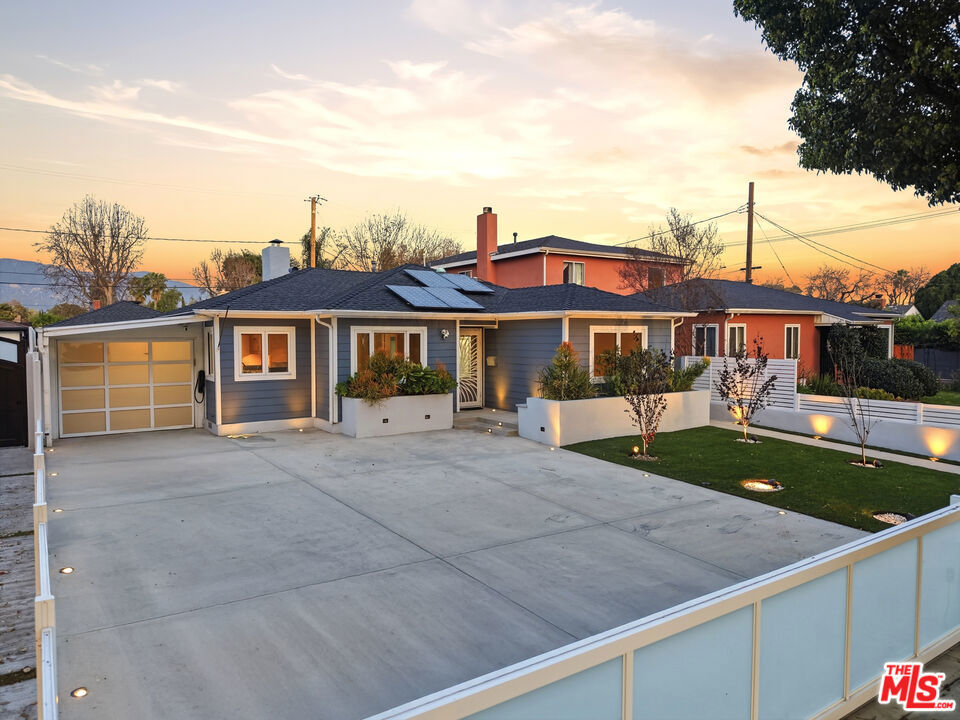 416 N Reese Place