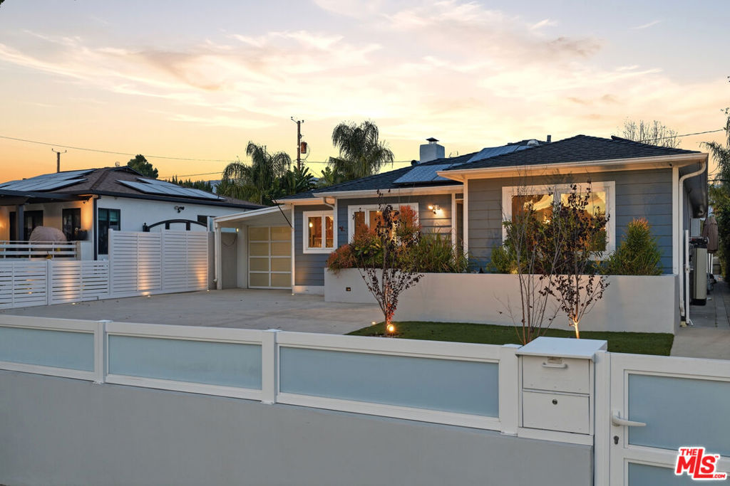 416 N Reese Place