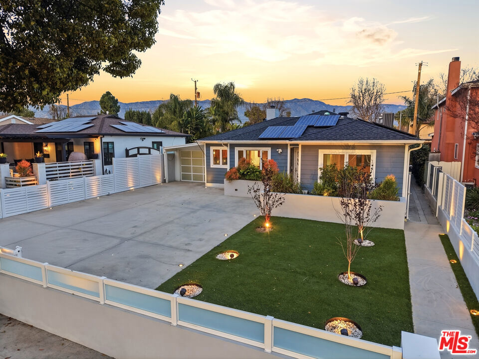 416 N Reese Place