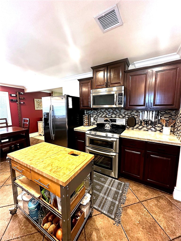 7035 Santa Anita Circle