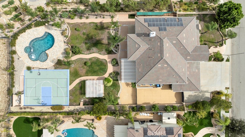 12436 Longacre Avenue