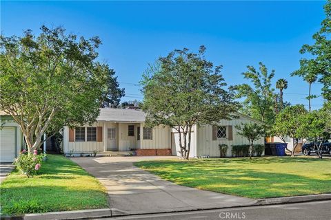Photo of 4794 Granada Avenue, Riverside, CA 92504 (MLS # IV26081324)