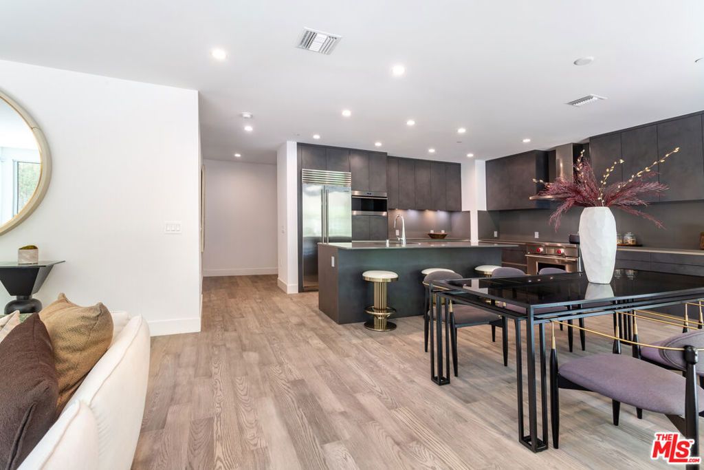 Photo of 728 N Sweetzer Avenue #109, Los Angeles, CA 90069 (MLS # 25595293)