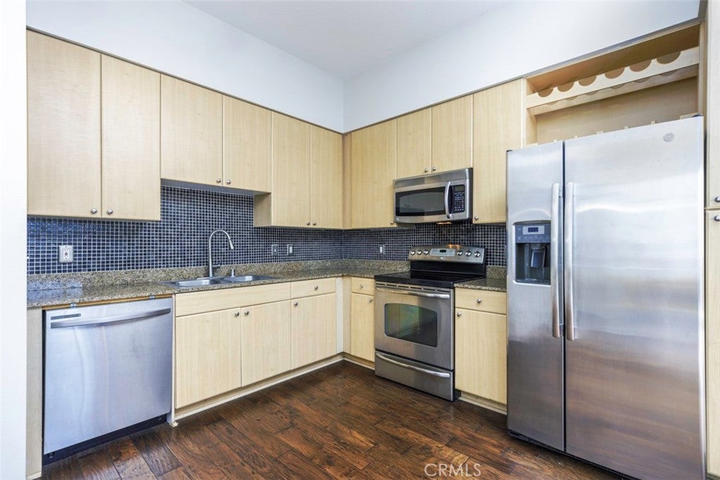 388 E Ocean Boulevard 1415