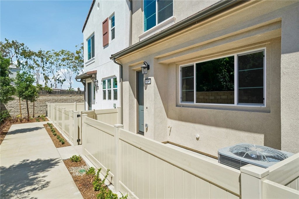 9194 Waverly Lane