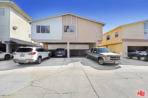 Photo of 1108 S Sherbourne Drive #3, Los Angeles, CA 90035 (MLS # 26105250)