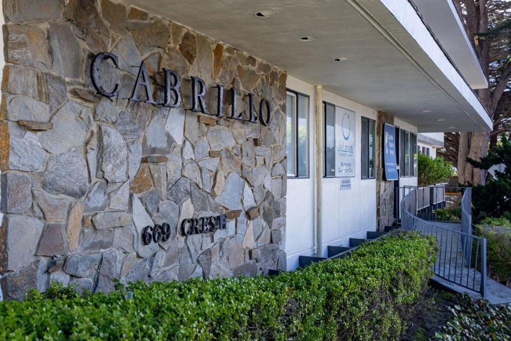 Properties 4 667 Crespi Drive