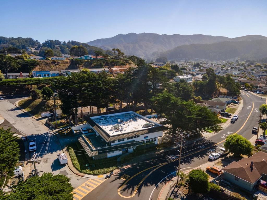 Properties 2 667 Crespi Drive