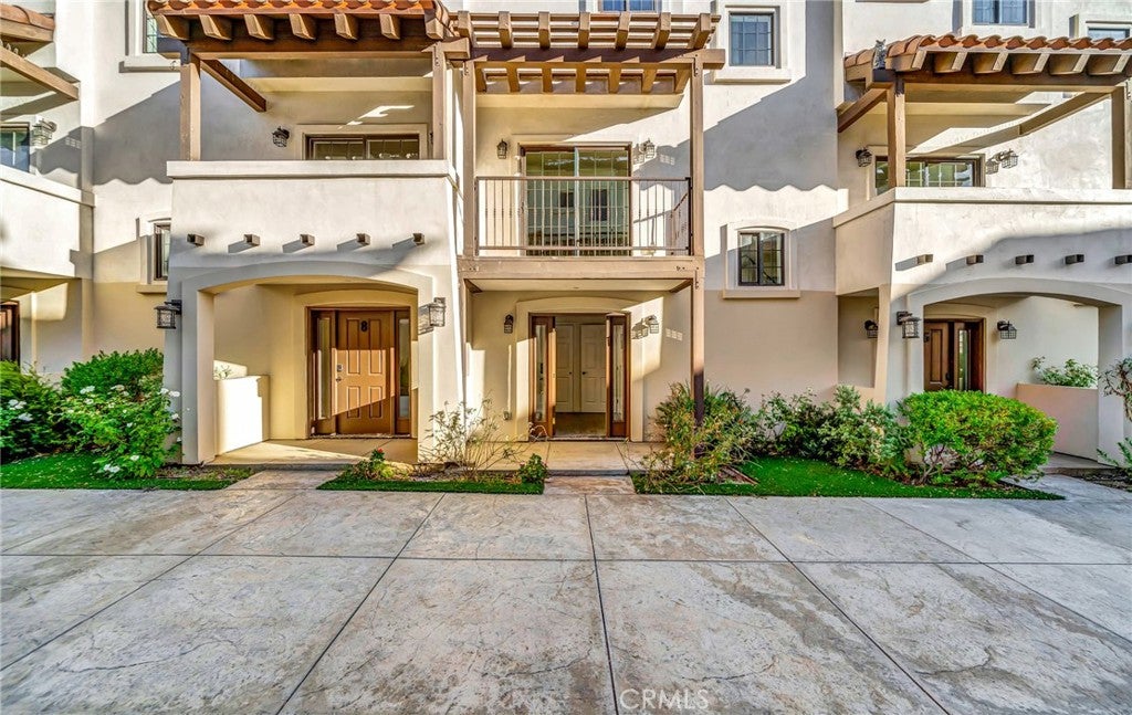1101 N Maclay 7