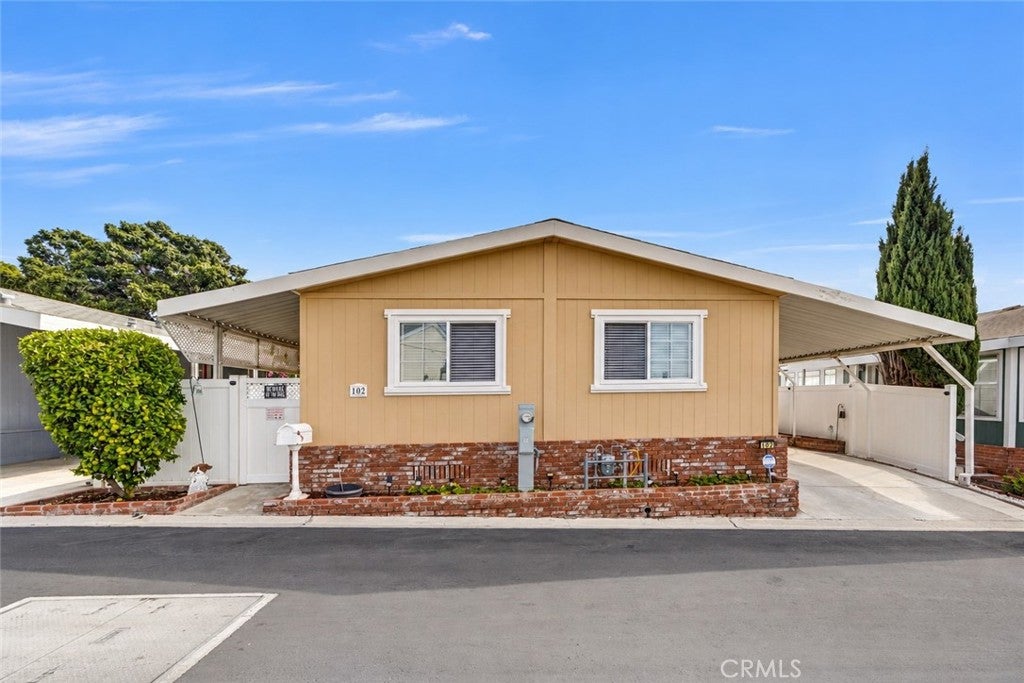 Properties 1 1051 Site Drive 102