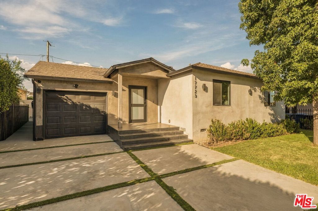 Photo of 17723 Miranda Street, Encino, CA 91316 (MLS # 26998841)