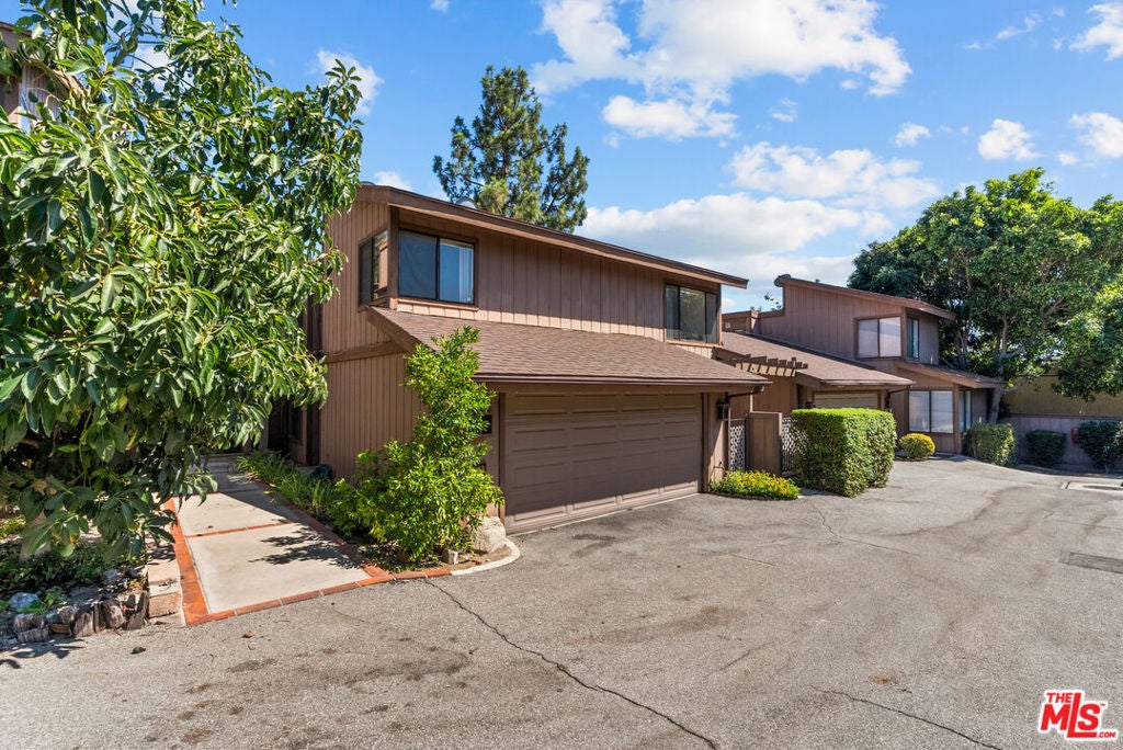 33 Northwoods Lane