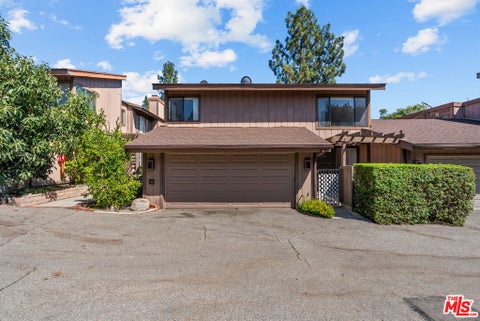 Photo of 33 Northwoods Lane, La Crescenta, CA 91214 (MLS # 26867463)