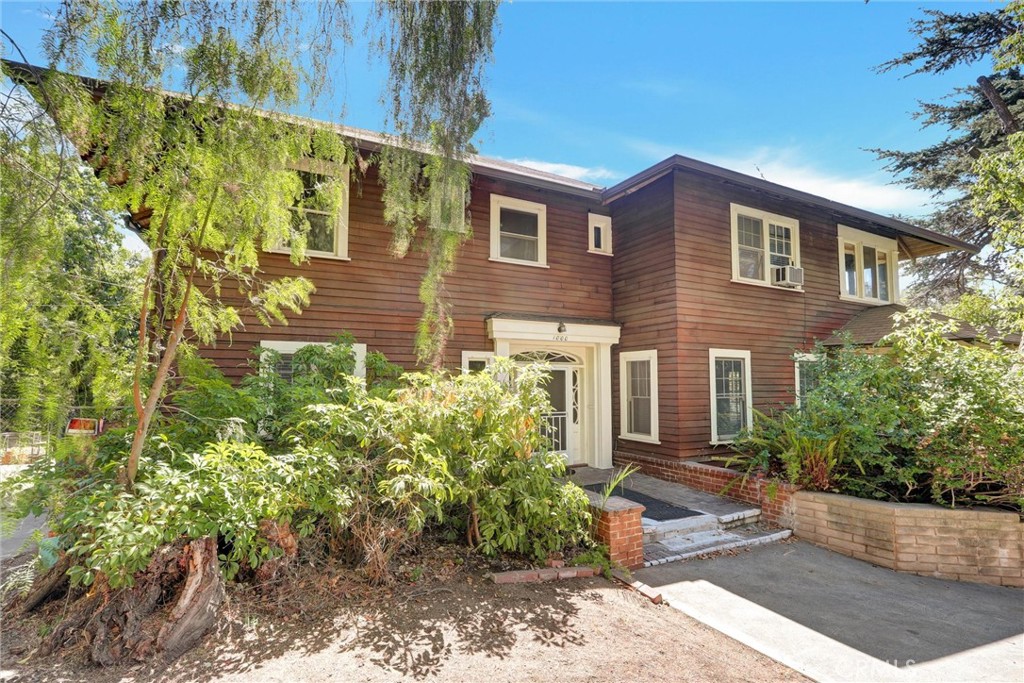1012 Glencoe Heights Drive