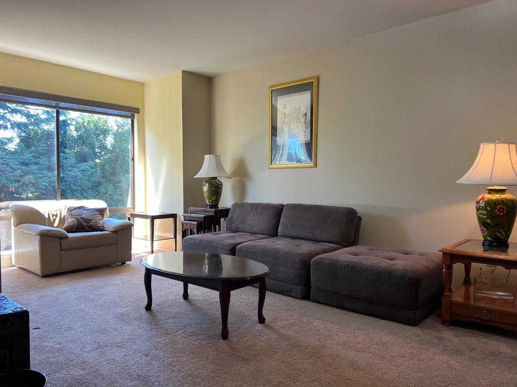 Furnished lease at 426 Arkansas, San Francisco, UNIT 2 Located close to UCSF, this unit is perfect for students, faculty, and visiting professionals. Enjoy the vibrant neighborhood with excellent walkability and a variety of nearby amenities, including grocery stores and diverse restaurants. The unit's prime location boasts a Walk Score of 96, making it a walker's paradise where daily errands do not require a car. Public transportation is also easily accessible, with a Transit Score of 72, allowing you to navigate the city with ease. For those who prefer to bike, the Bike Score of 60 ensures that cycling is a viable option. This rental offers everything you need for a pleasant and productive stay in San Francisco. Rental term - one year lease. Security deposit (refundable) :$500 ,Pet security deposit (none refundable ):$250/ per pet Features: - Comfortable Furnishings: Move in and start enjoying your stay immediately. - Quiet and Private: Nice View from living room and bedroom. - Pet-Friendly: Your furry friend (small size) is welcome here. - All-Inclusive Rent: Utilities included. - Convenient Laundry: Coin-operated laundry facilities are available in the garage. - Non-Smoking Property: for a clean and healthy living environment.