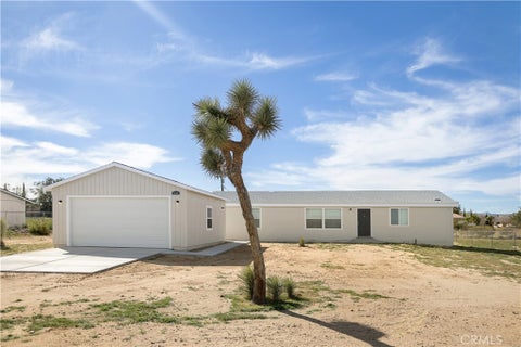 Photo of 3614 Surrey Avenue, Yucca Valley, CA 92284 (MLS # JT26194707)