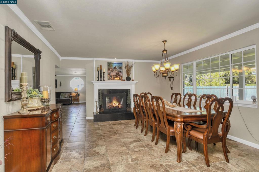 2571 Anderson Ln