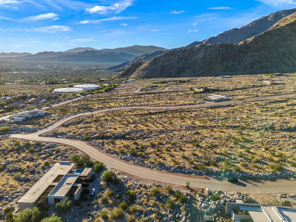 Desert Palisades - Land