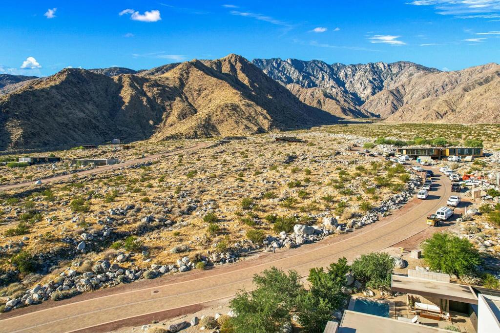 Desert Palisades - Land