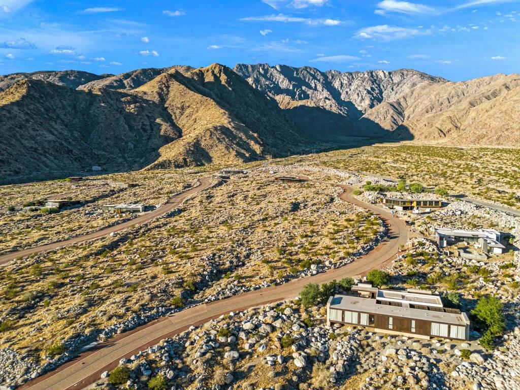 Desert Palisades - Land