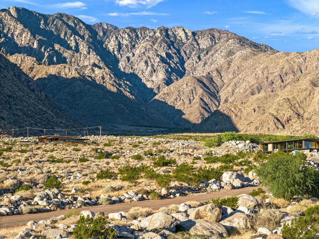 Desert Palisades - Land