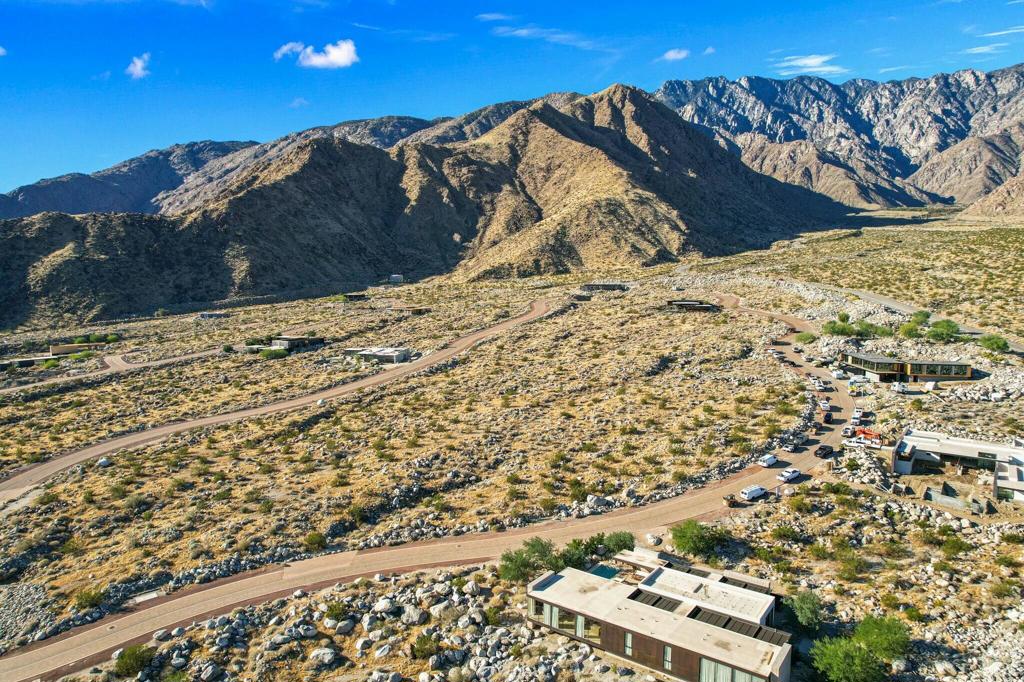 Desert Palisades - Land